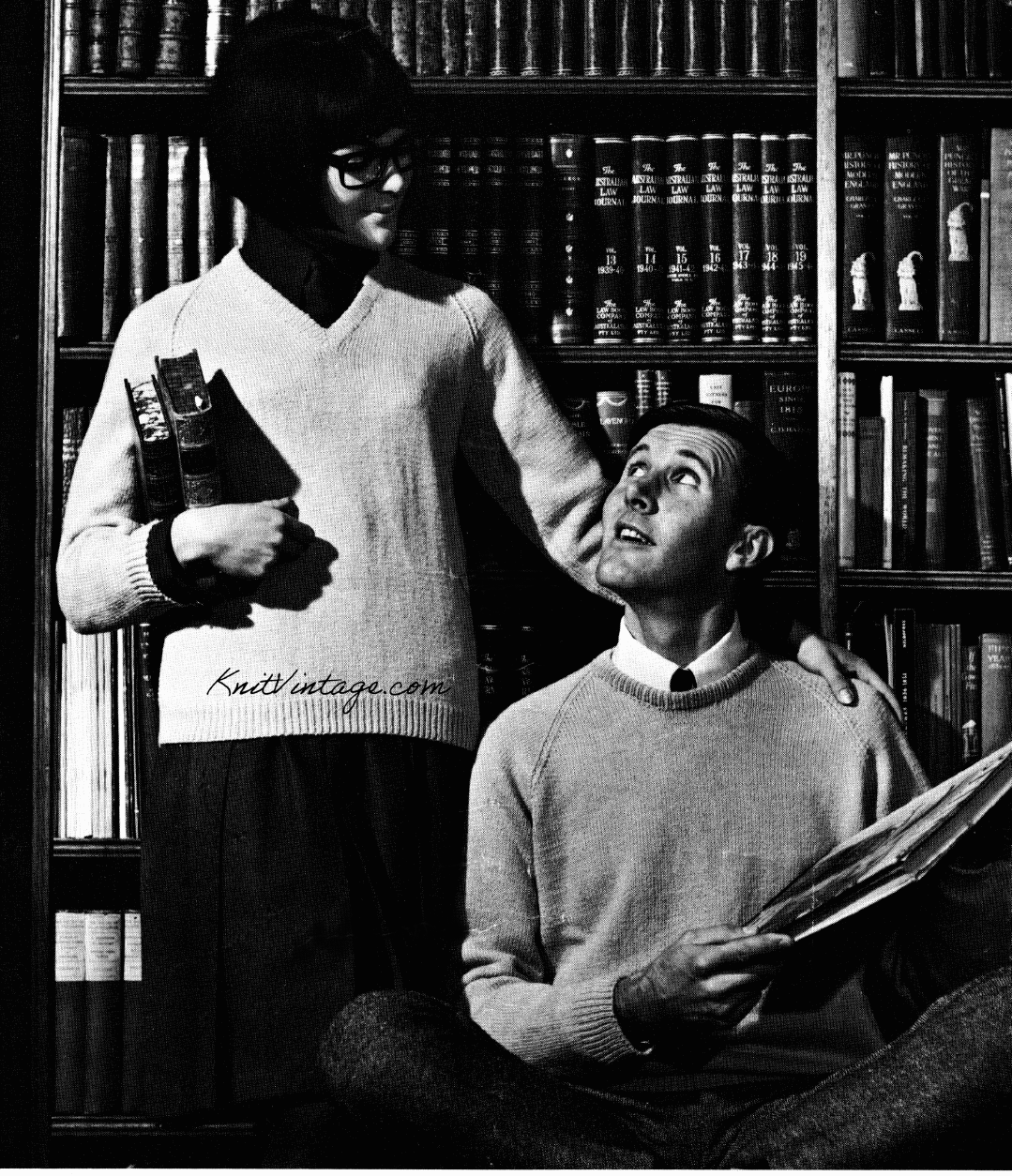 Book of Classic Raglan Sweaters for Men and Women - Image 3